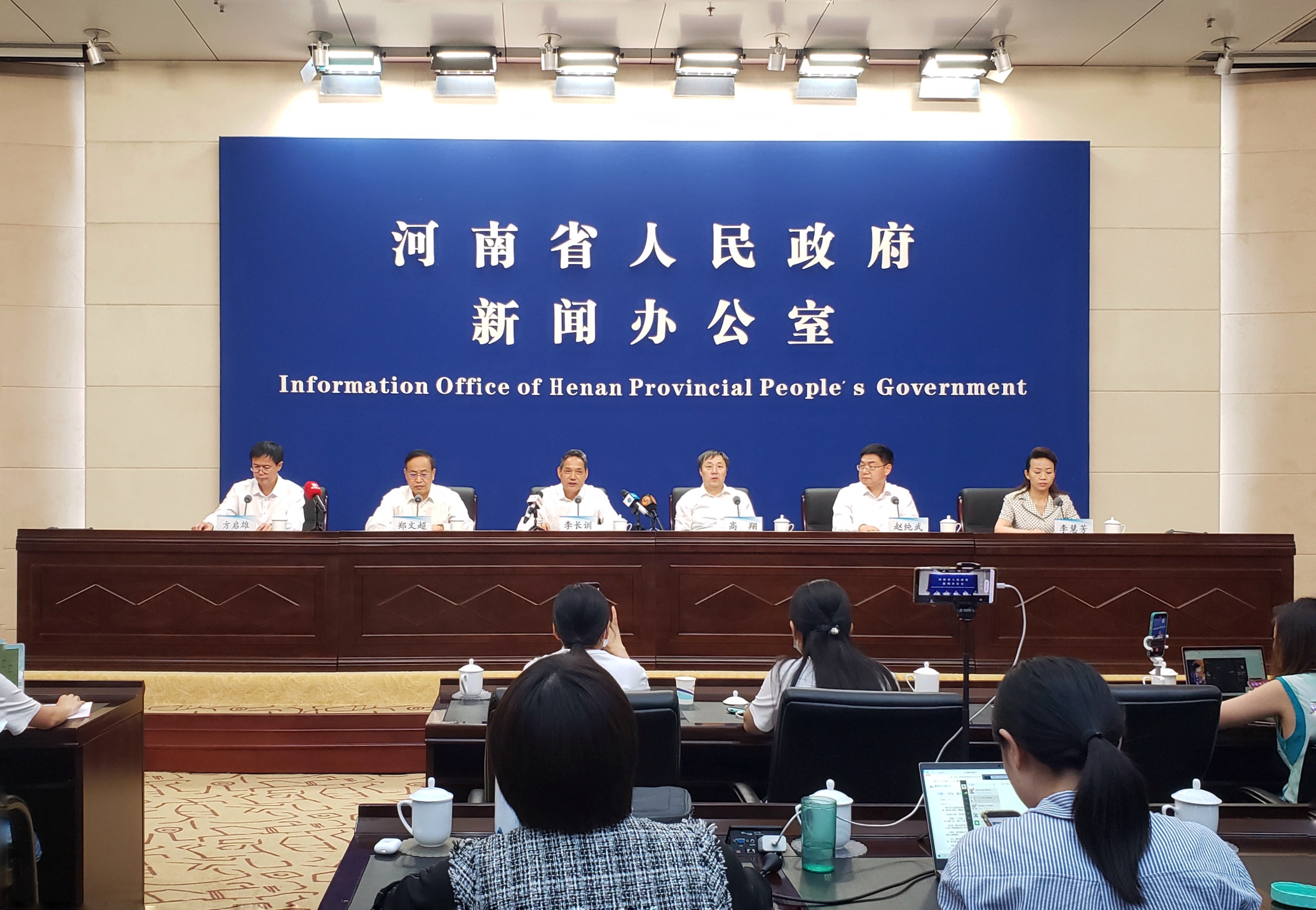 河南不會忘記！已累計有395家愛心企業(yè)和個人向河南捐贈款物35.71億元