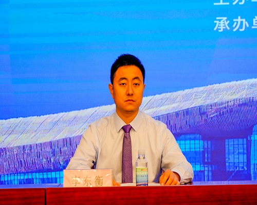驻马店国际会展中心总经理李东衡谢谢记者的提问,根据商务部发布的