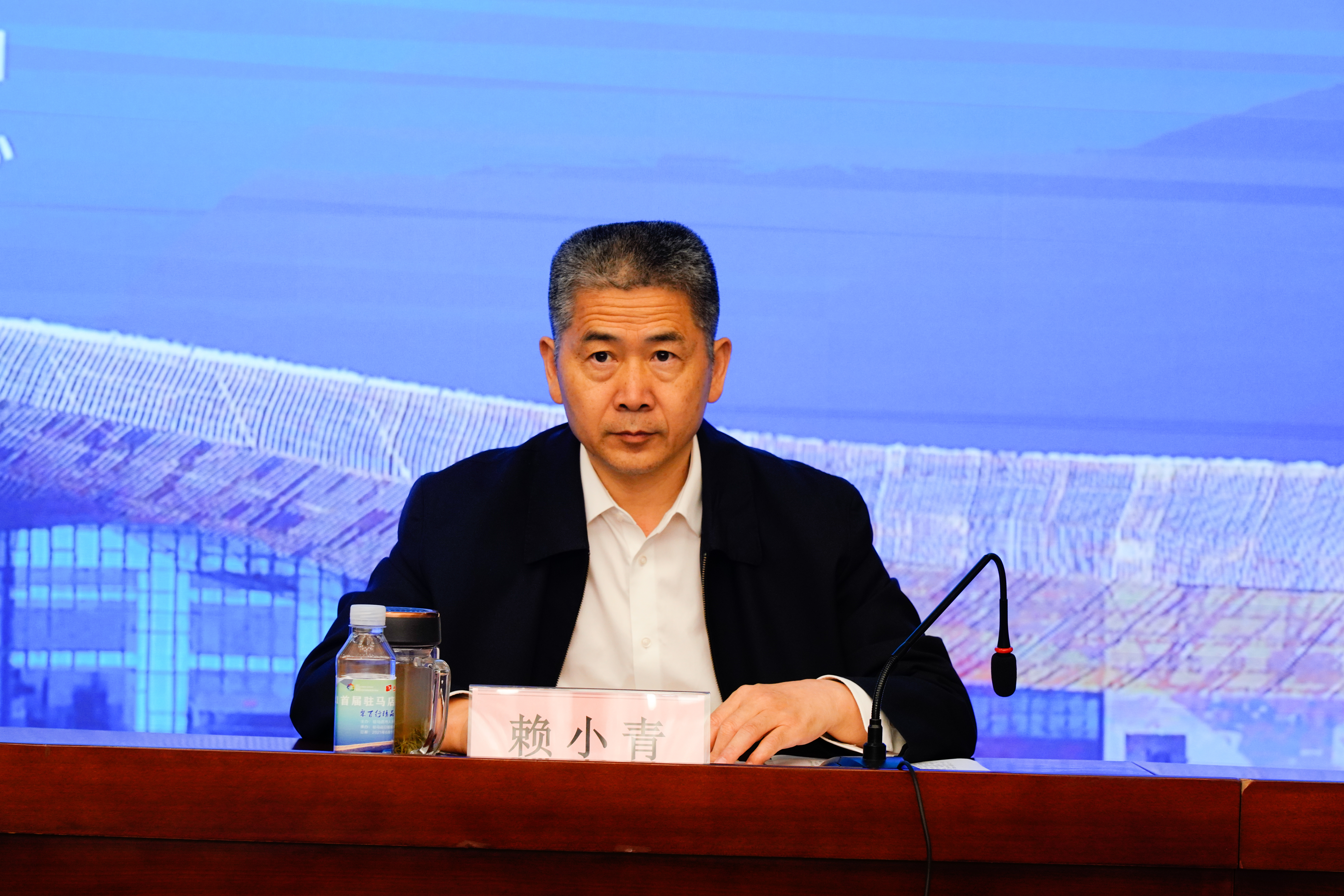 驻马店国际会展中心运营总监朱笑生 驻马店日报社副社长李东衡 驻马店